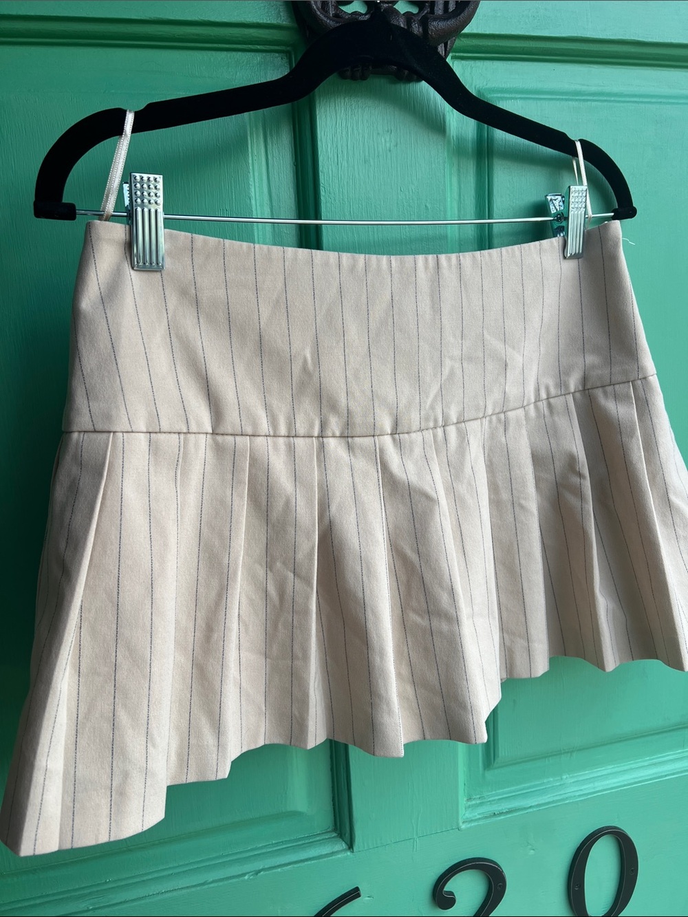 Zara Cream Pinstripe Pleated Mini Skirt🔥 Size Medium